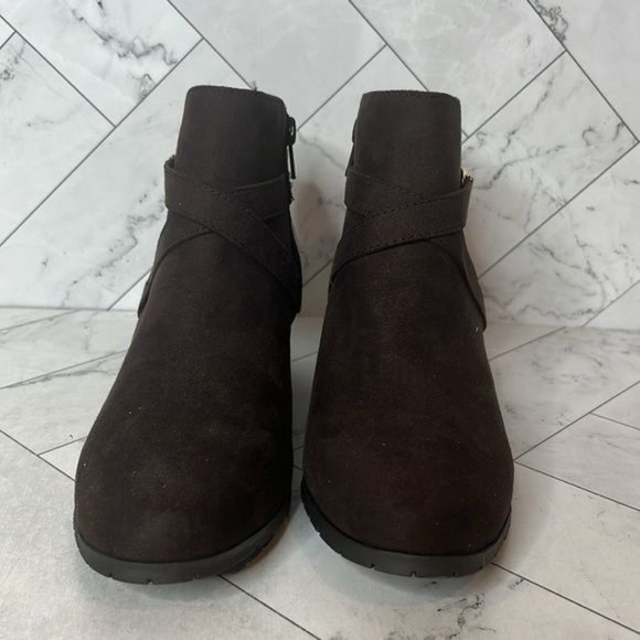 NWT Karen Scott Womens Brown Francess Suede/Leather Heel Shoe Size 5.5M - Picture 3 of 9